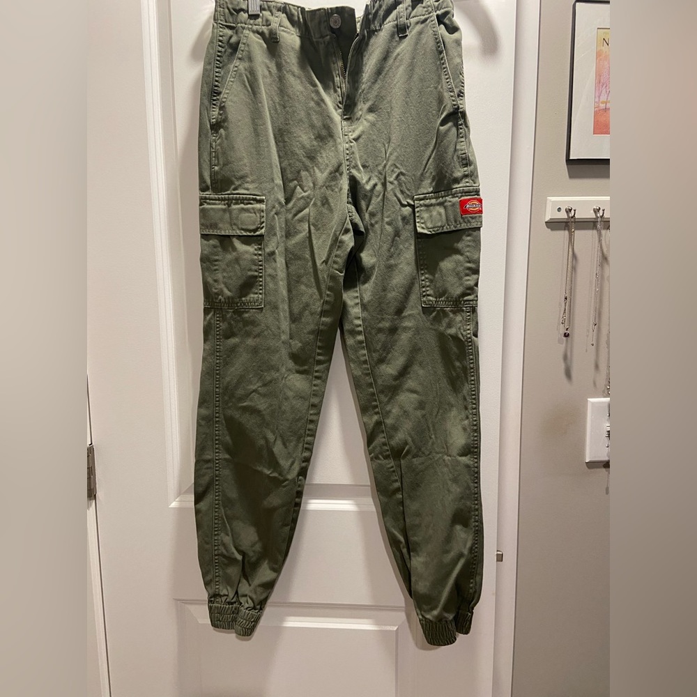 Dickies size medium from Tilly’s barely worn!